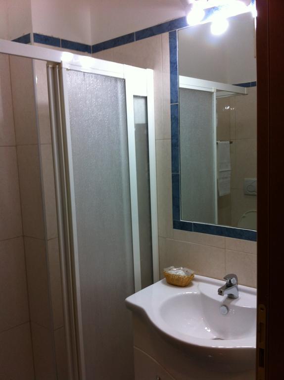 White House Motel Cerveteri Habitación foto